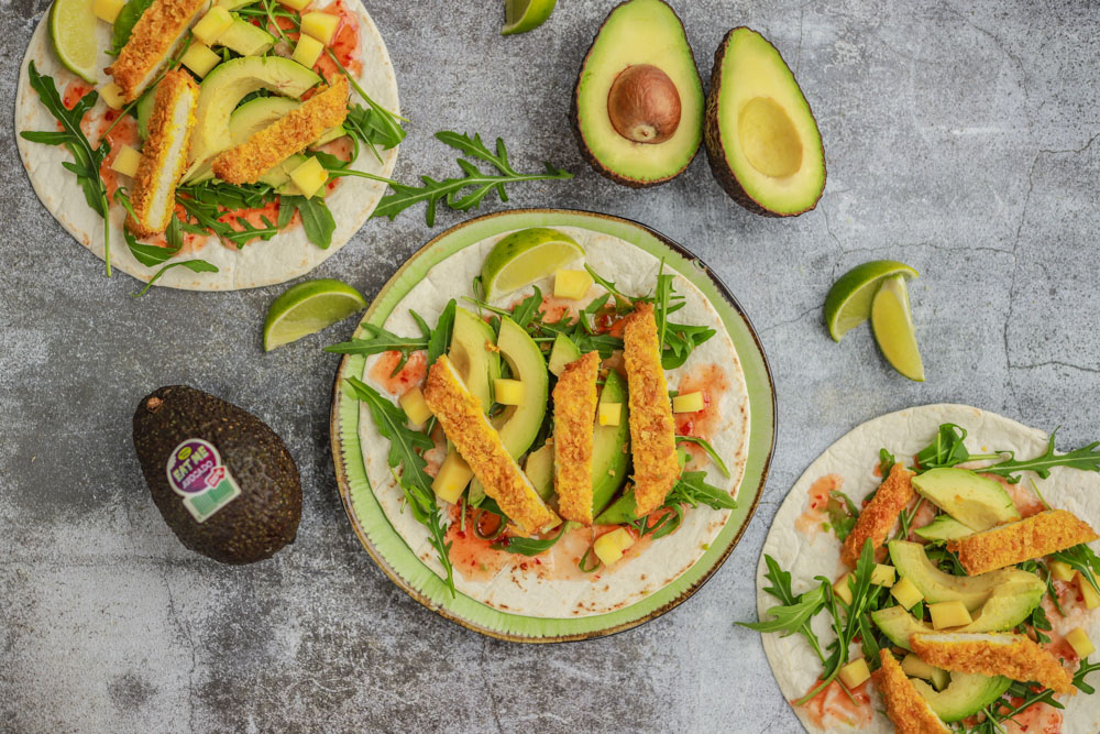 Wrap met avocado, kip en mango