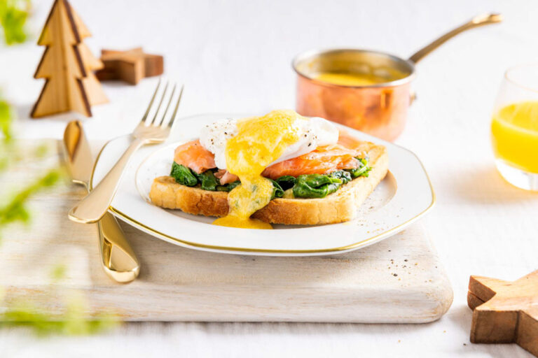 Eggs benedict met gerookte zalm Eatertainment
