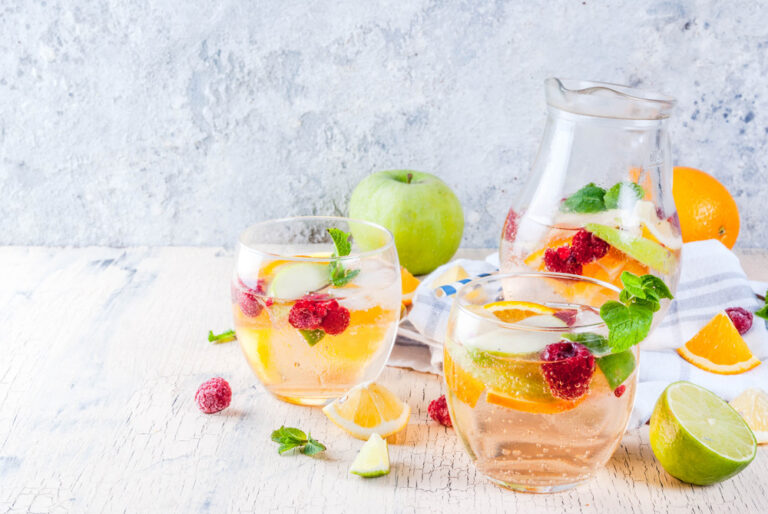 Witte sangria met zomerfruit - Eatertainment