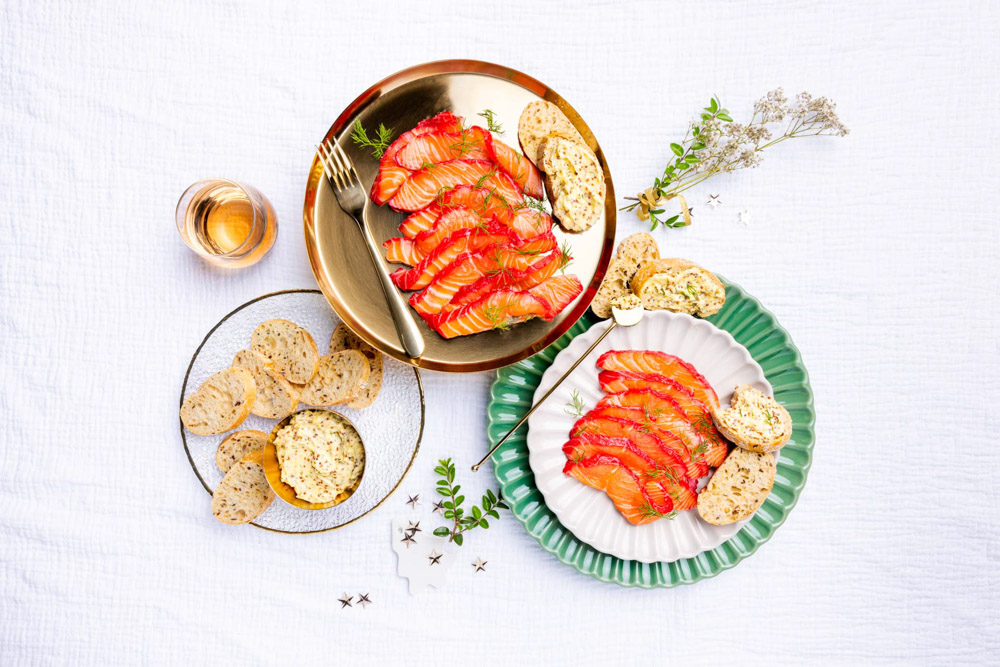 in bietensap ingelegde zalm