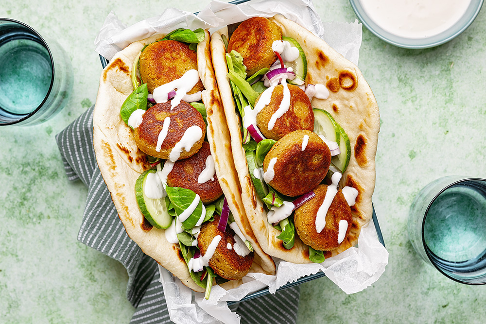 zelfgemaakte pita falafel